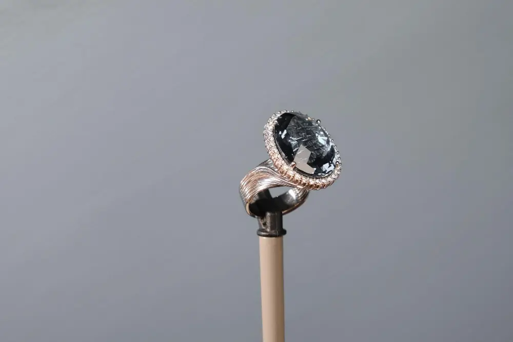 Luxury gold and diamond jewelery